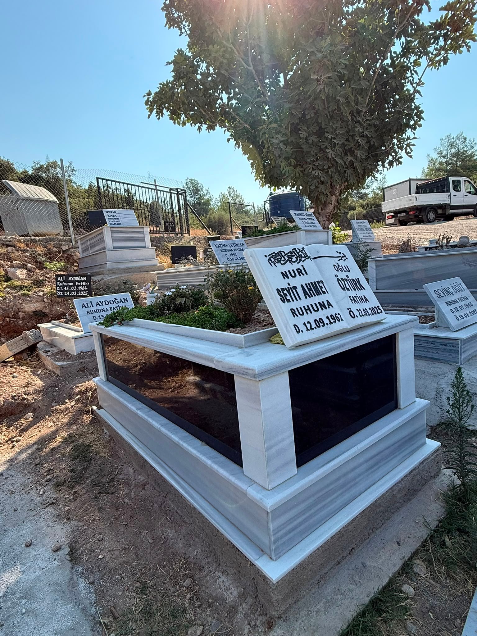 Granit mezar modeli